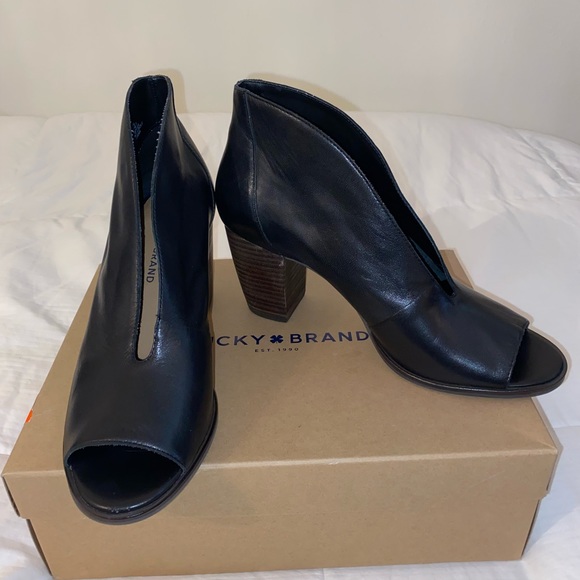 LUCKY, open toed heel bootie - Picture 2 of 6